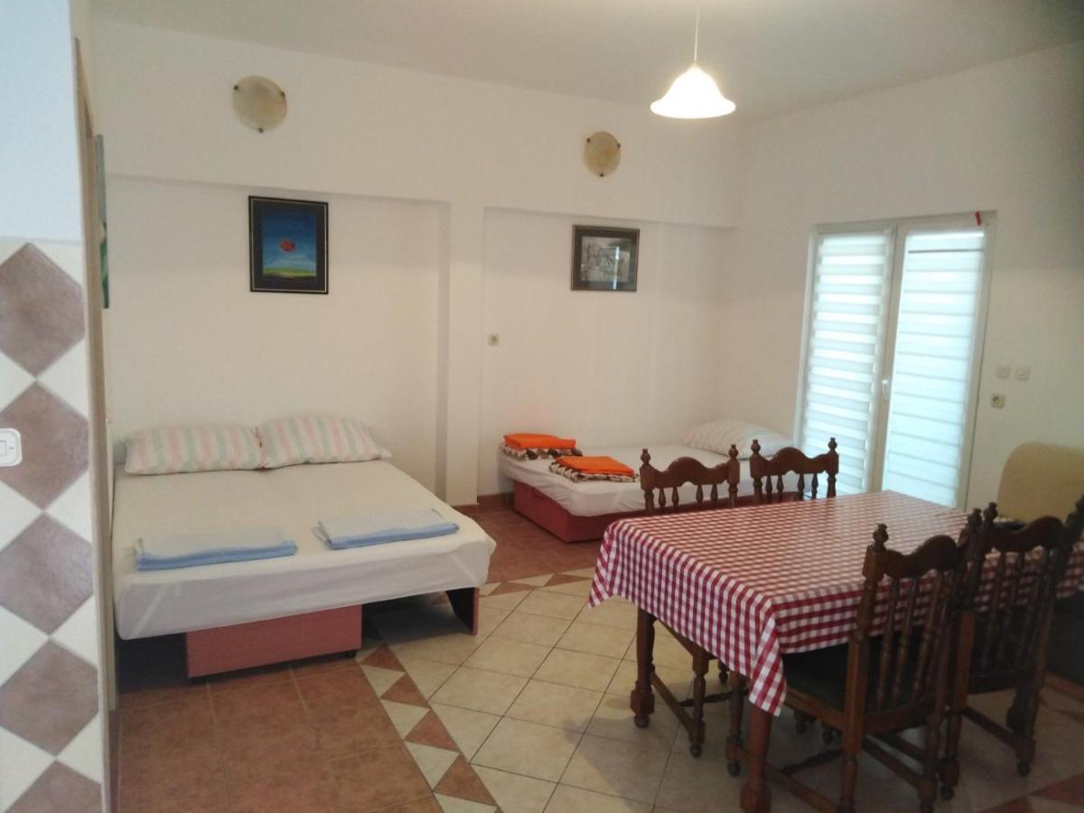 Apartman Ivica Vir Exteriör bild